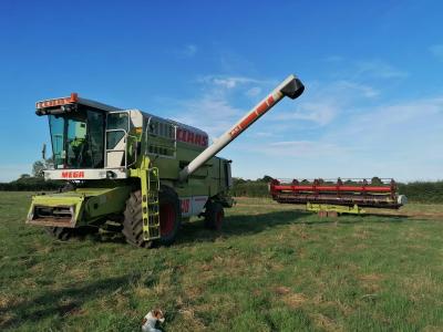 CLAAS Dominator 218 mega