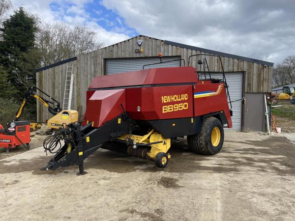 New Holland BB950 Square baler