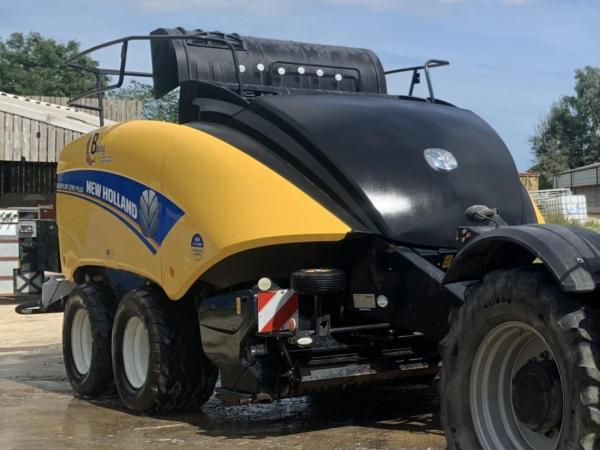 New Holland 1290