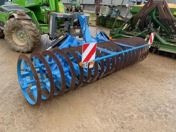 LEMKEN 4 metre front press