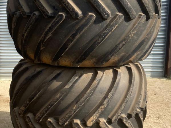 Goodyear flotation tyres 66/43.00-25